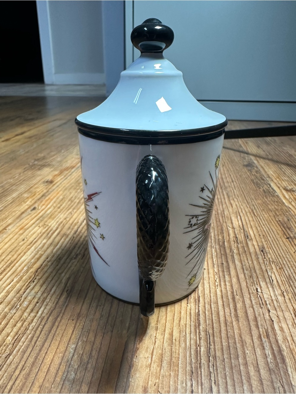 Gucci "Star Eye" White Porcelain Lidded Mug with Black Handle & All-Seeing Eye - Picture 3 of 10